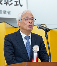 新エネルギー財団 会長　寺坂　信昭